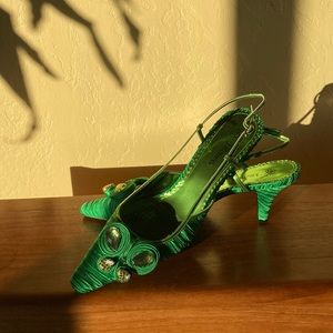 J. Renee, green shoe with ribbon and glass embellishment, 3”heel. Size 13 wmn.